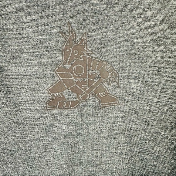 Lululemon x Arizona Coyotes Logo Men’s Gray Short Sleeves Performance Polo - Picture 4 of 5